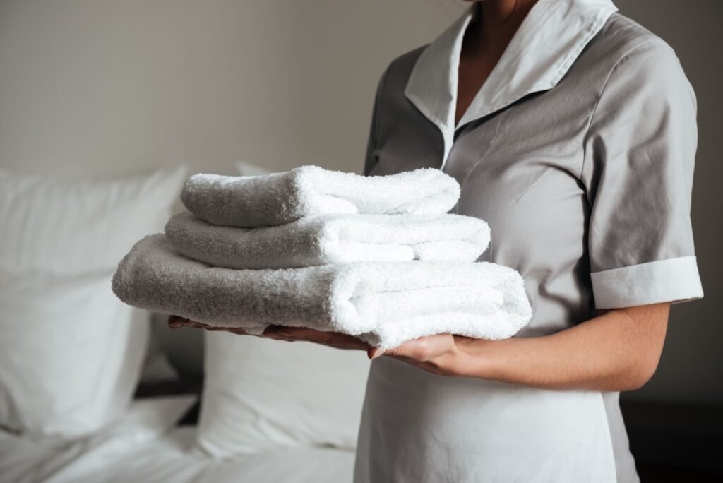 housekeeping tips hotel