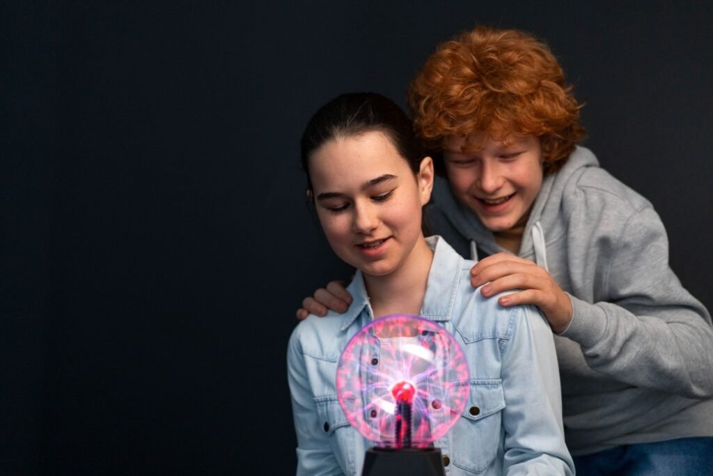 happiness boost from helping others behavioral science